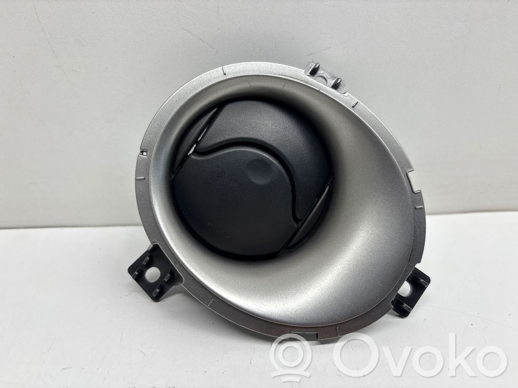 Nissan Juke I F15 Boczna kratka nawiewu deski rozdzielczej 