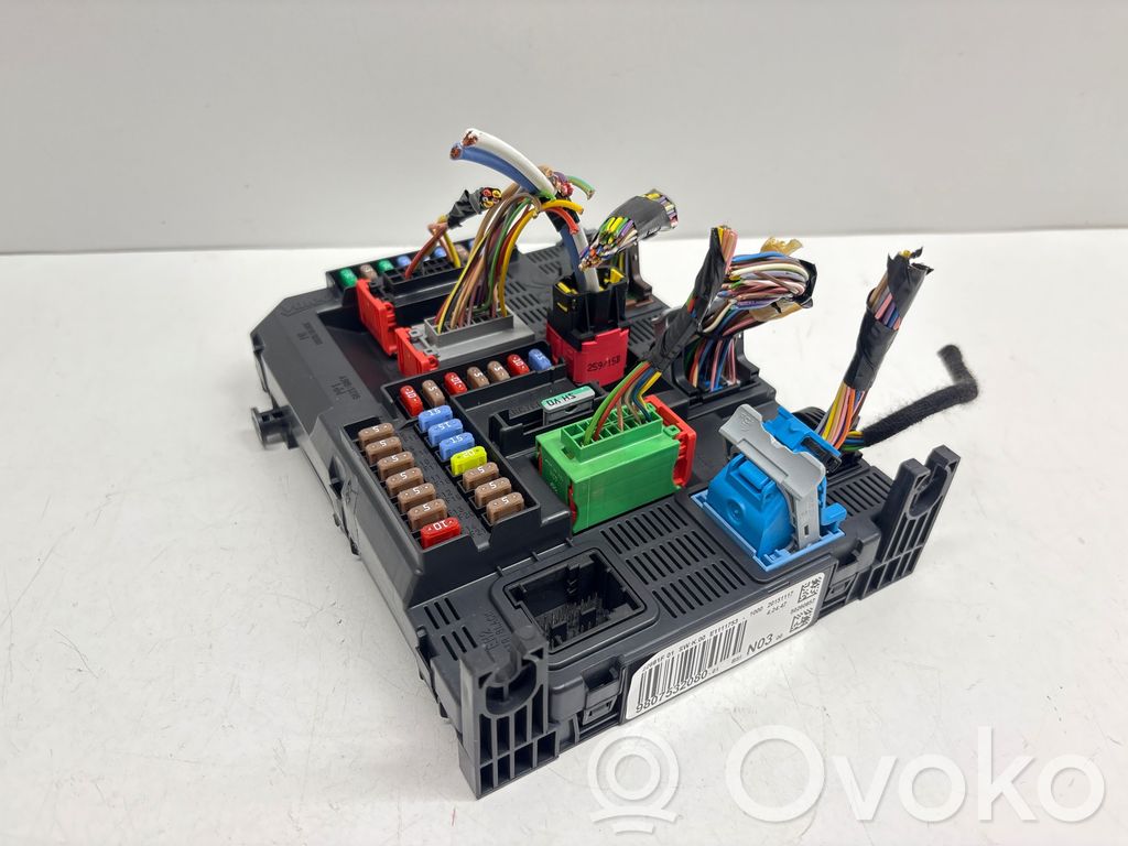 Peugeot 208 I Module de fusibles 