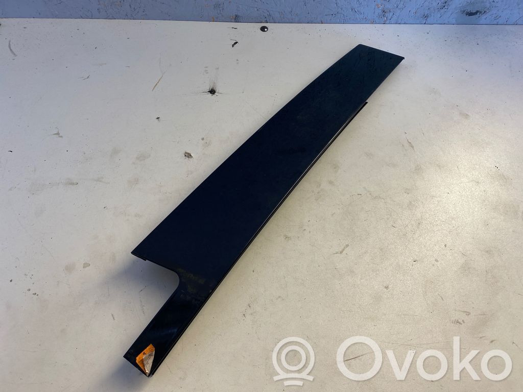 Renault Megane III Listwa / Uszczelka szyby drzwi tylnych 