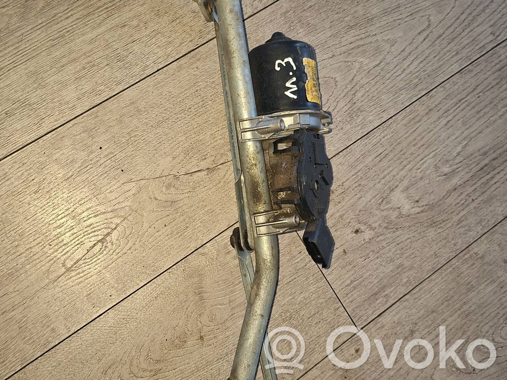 Renault Megane III Etupyyhkimen vivusto ja moottori 
