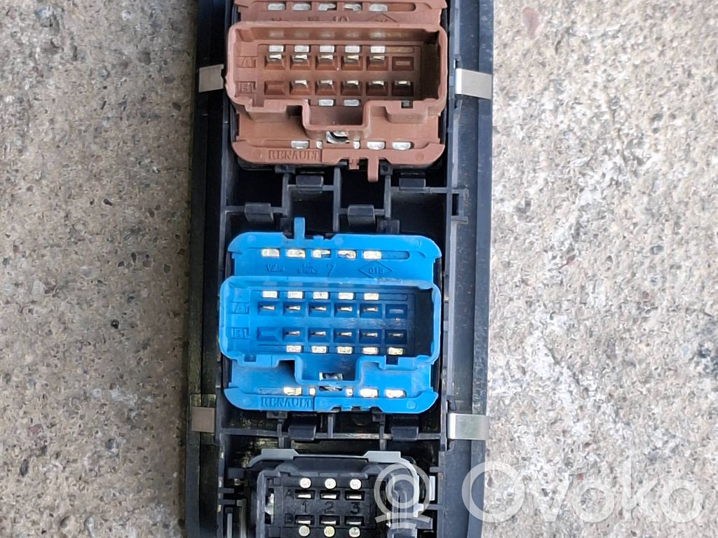 Renault Clio III Comutator comandă geamuri electrice 