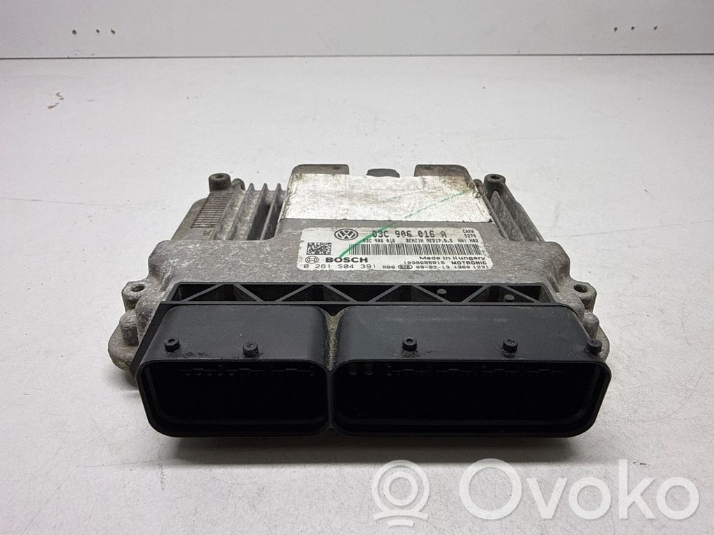 Volkswagen Golf VI Engine control unit/module 