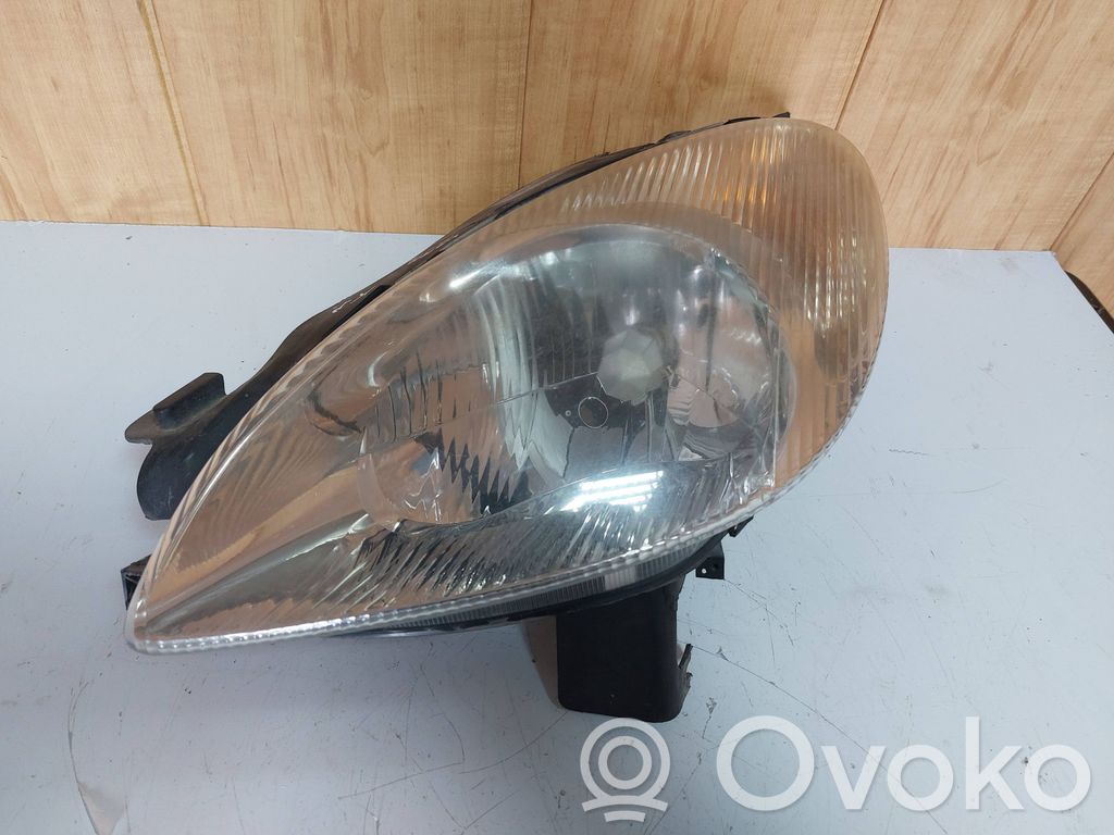 Citroen Xsara Picasso Lampa przednia 