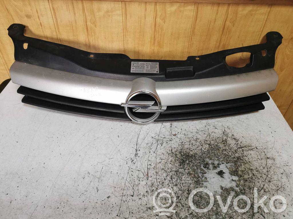 Opel Astra H Etusäleikkö 