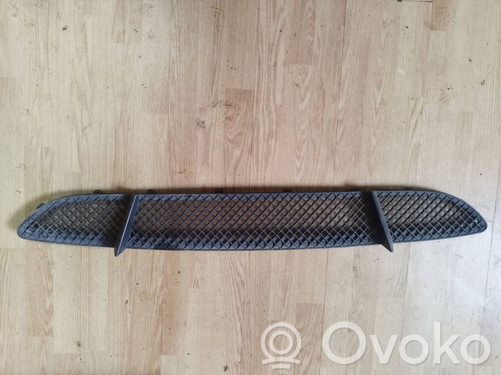 BMW 1 E81 E87 Front bumper lower grill 