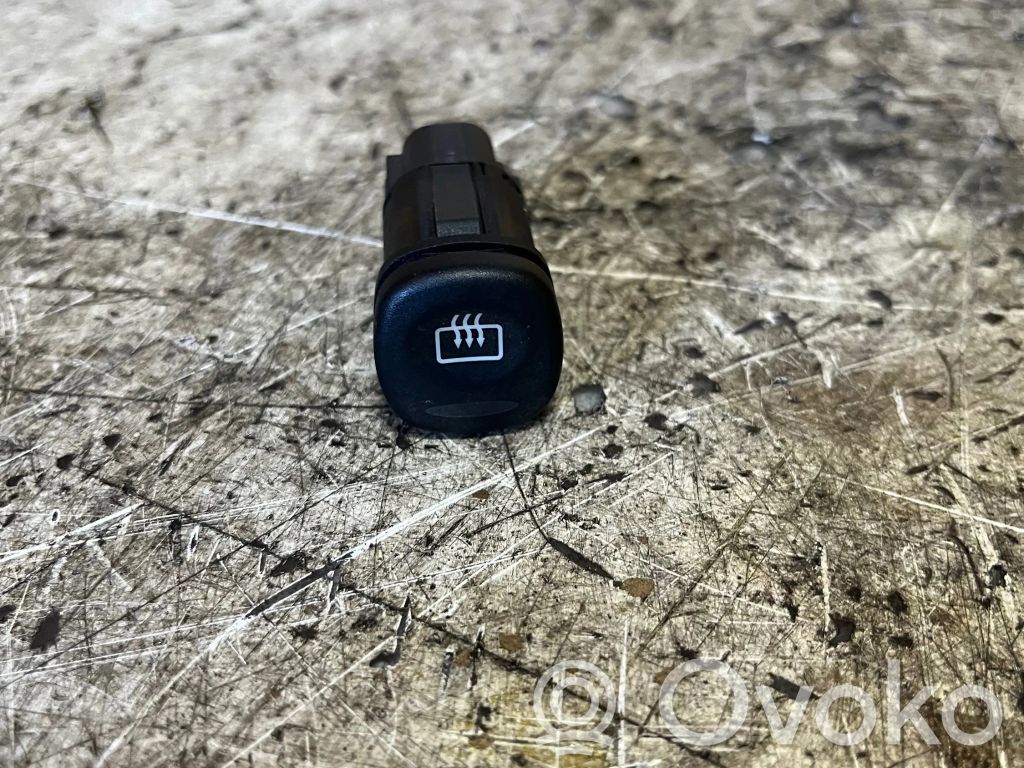 Mazda Tribute Windscreen/window heater switch 