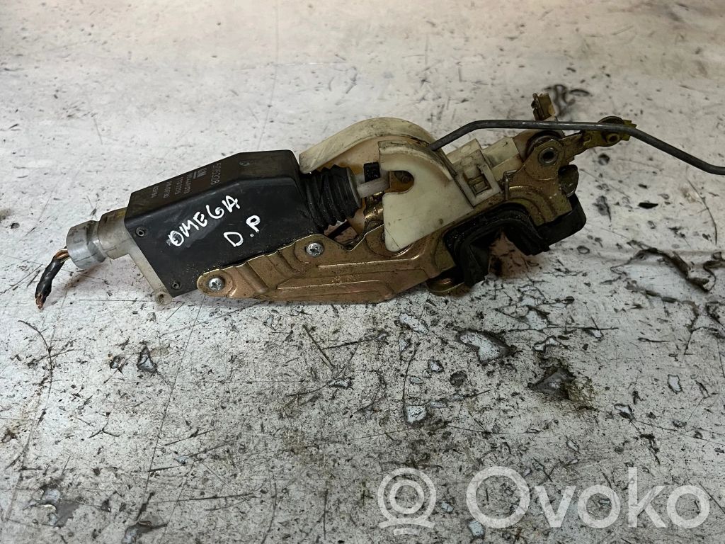 Opel Omega B1 Front door lock 