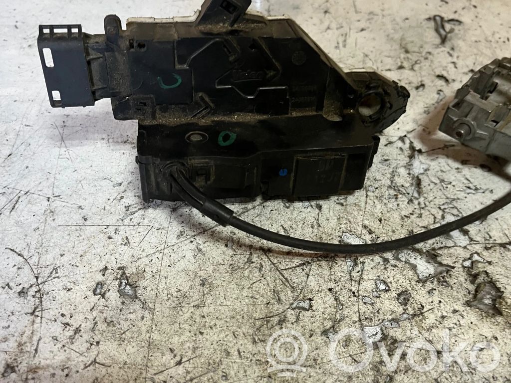 Citroen C4 I Aizmugurē slēdzene 