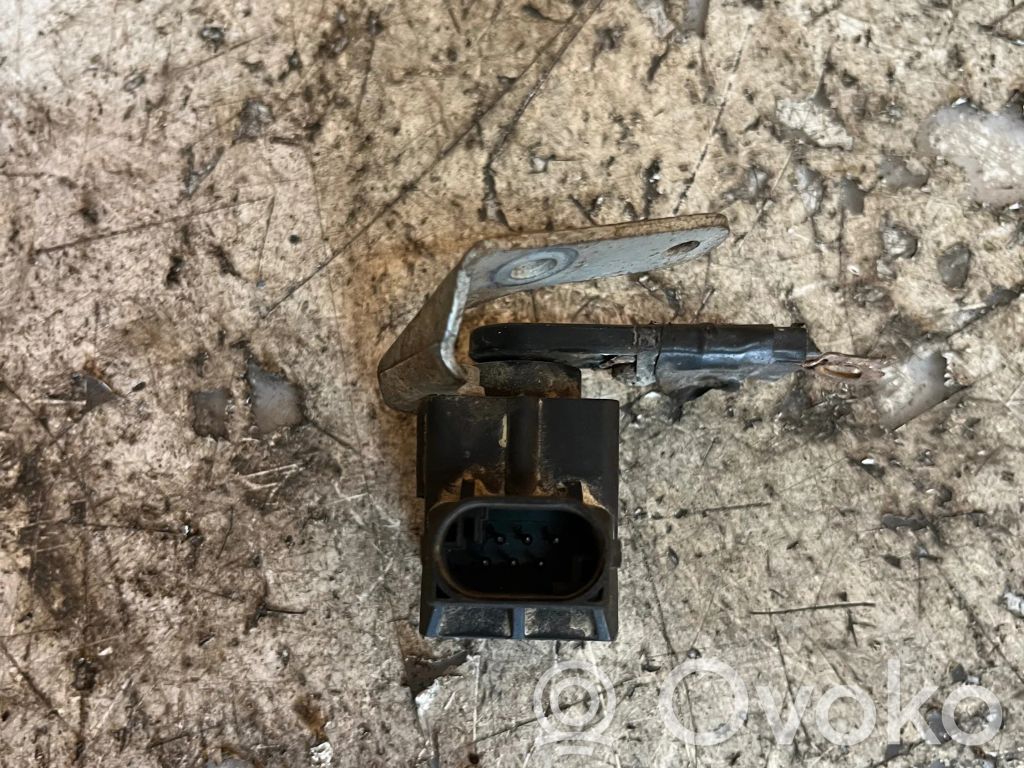 Headlight/headlamp level sensor   1093698,379704