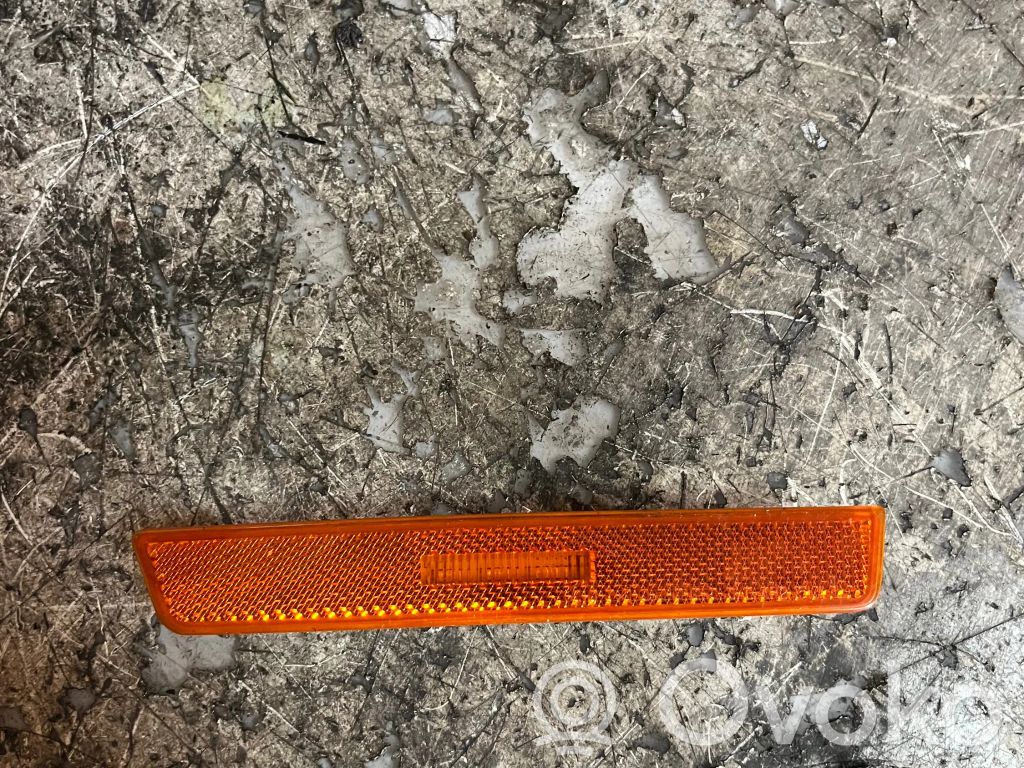 Dodge Challenger Front fender indicator light 