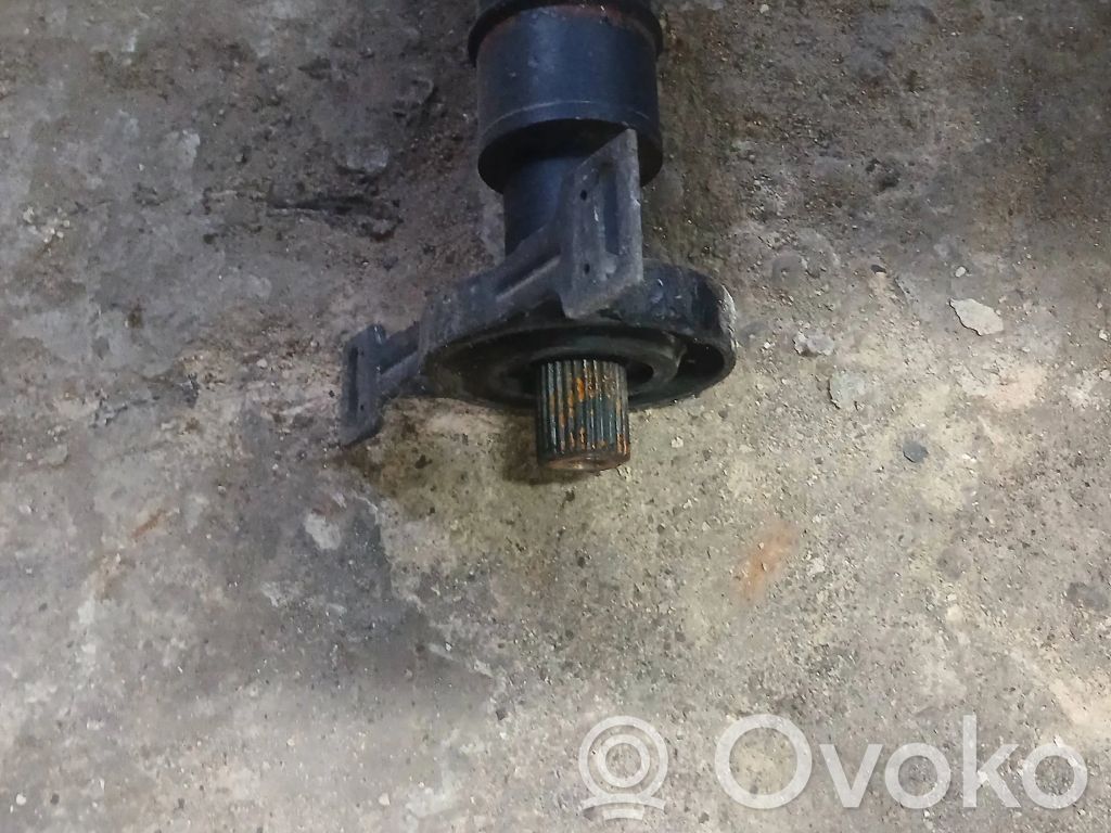 BMW 5 E39 Kardanas komplekte 