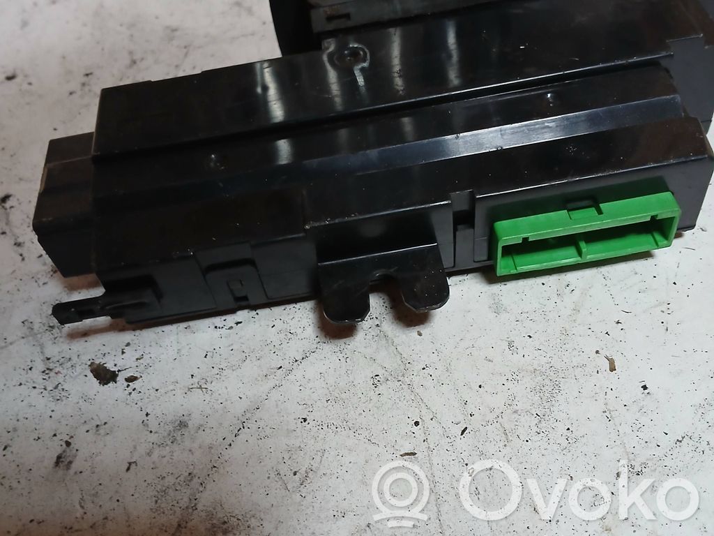 Electric window control switch   09193383