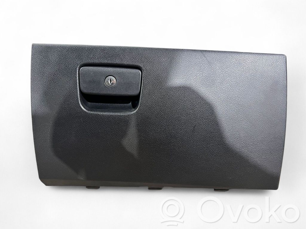 Dodge Durango III Glove box 