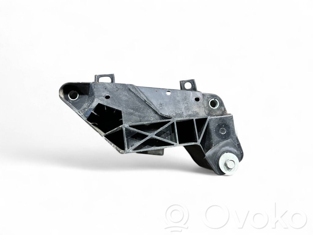 Chrysler Pacifica Radiator mount bracket 