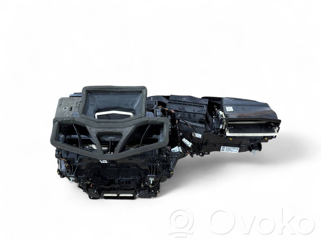 BMW M5 F90 Salono oro mazgo komplektas 