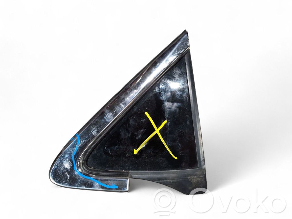 Chrysler Pacifica Front triangle window/glass 