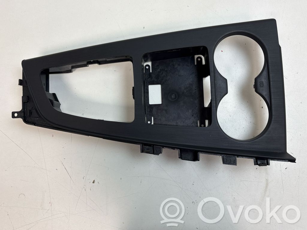 Audi A5 Consola de plástico de la palanca de cambios 