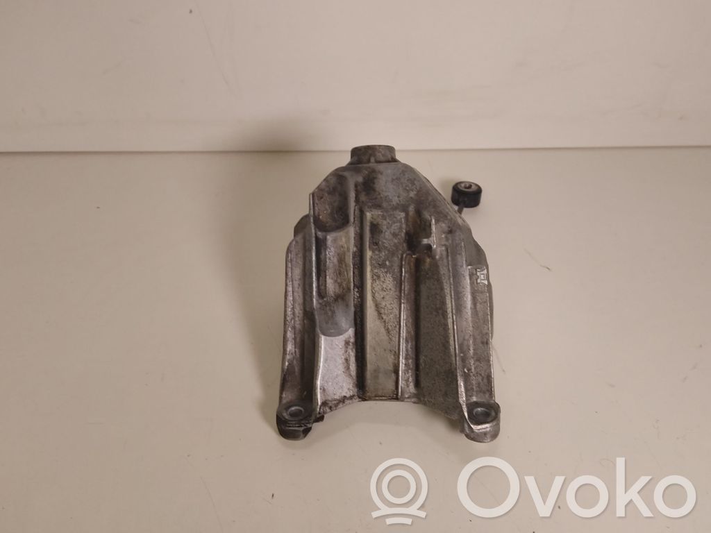 Audi Q5 SQ5 FY Engine mounting bracket 