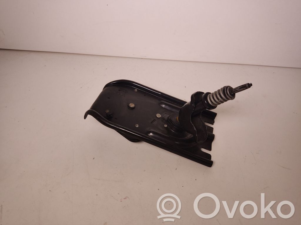 Dodge Durango III Spare wheel mounting bracket 