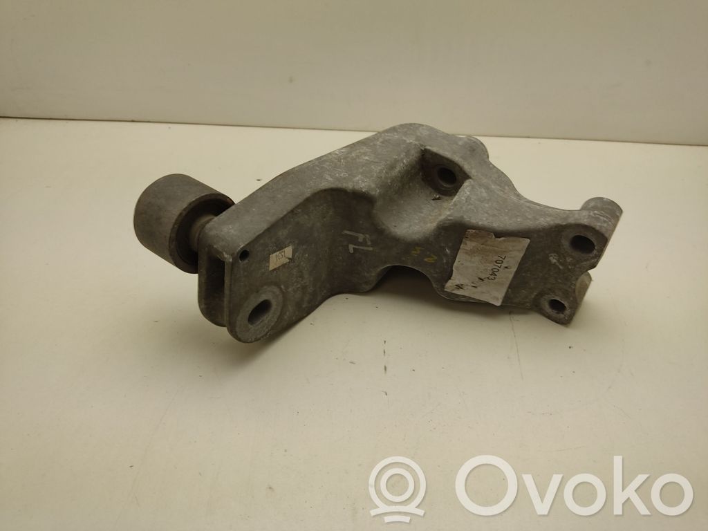 Ford Mustang VI Engine mounting bracket 
