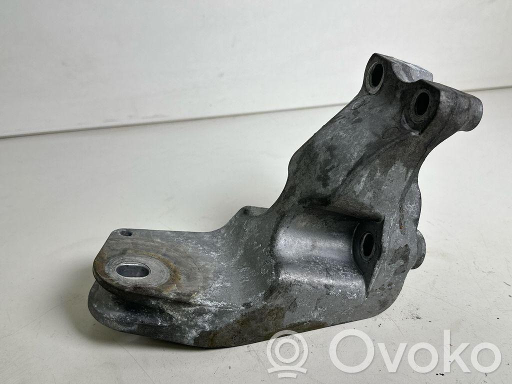 Ford Mustang VI Engine mounting bracket 