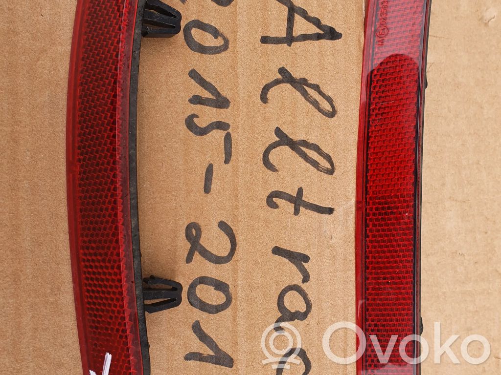 Volkswagen PASSAT B8 Odblask lampy tylnej 