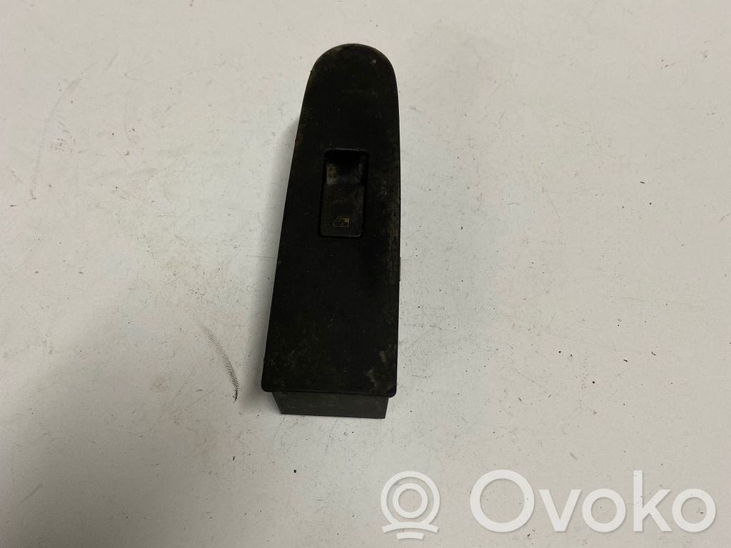 Opel Omega B2 Electric window control switch 