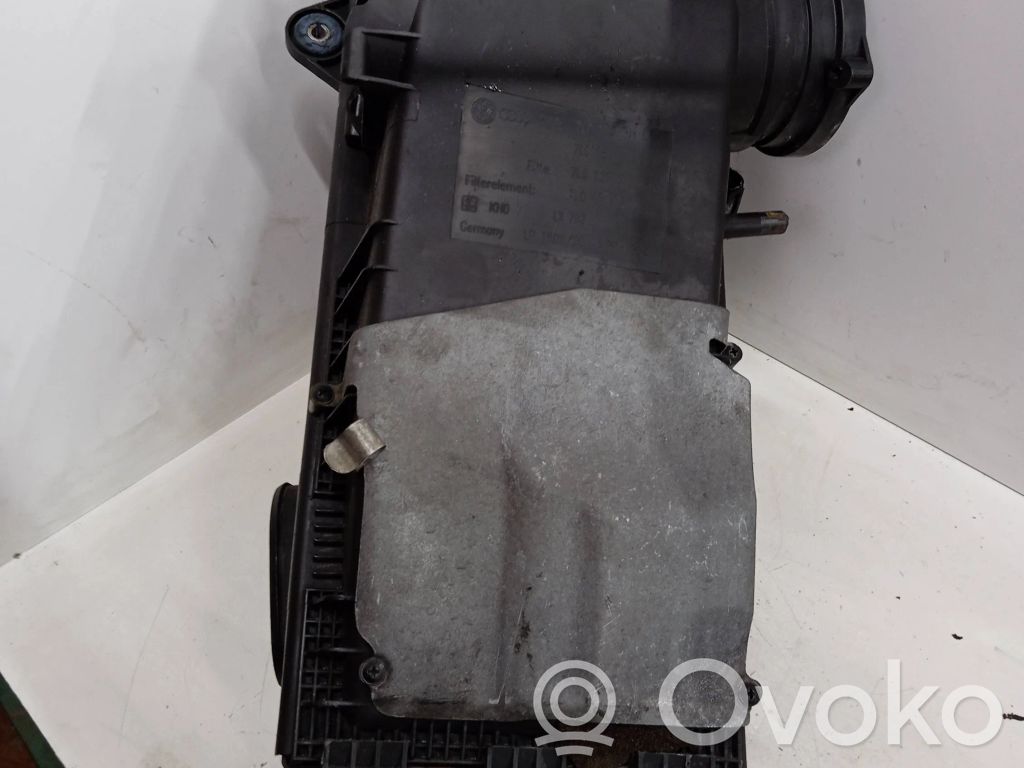 Audi Q7 4L Obudowa filtra powietrza 