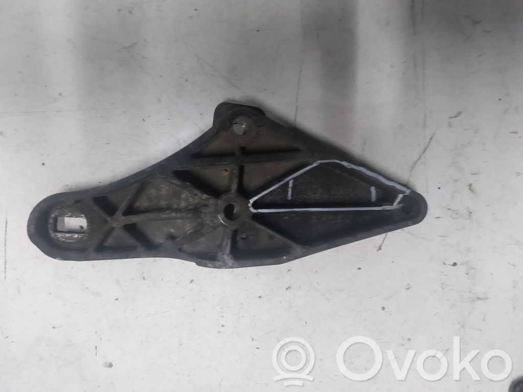 Audi A8 S8 D2 4D Engine mounting bracket 
