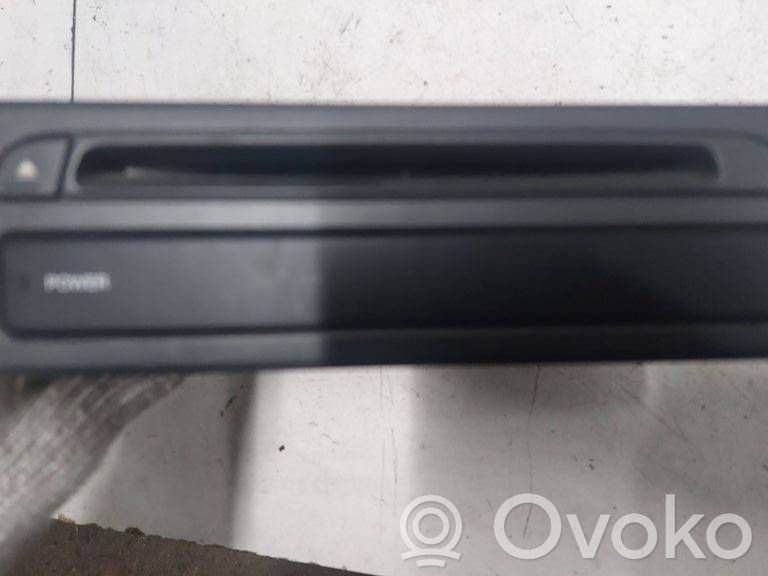 Peugeot 607 CD/DVD changer 