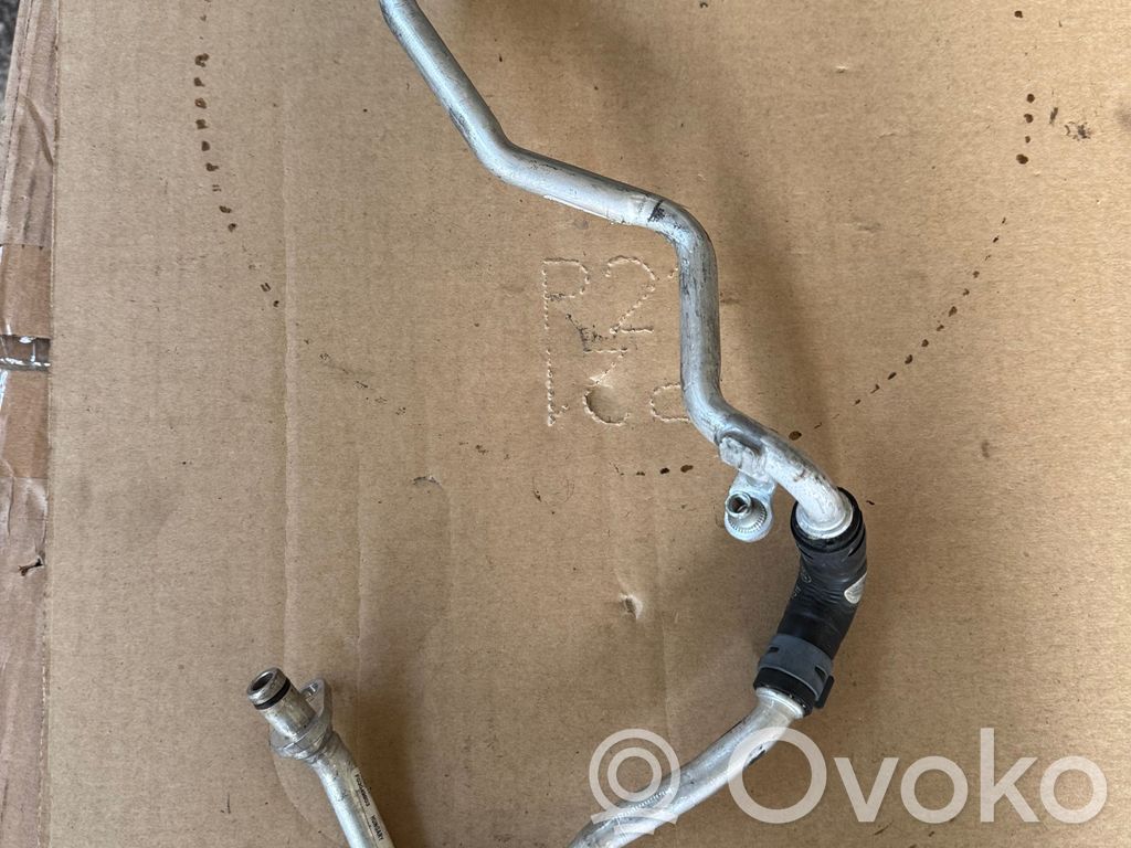 Audi SQ7 Engine coolant pipe/hose 