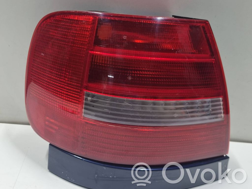 Audi A4 S4 B5 8D Lampă spate în caroserie 