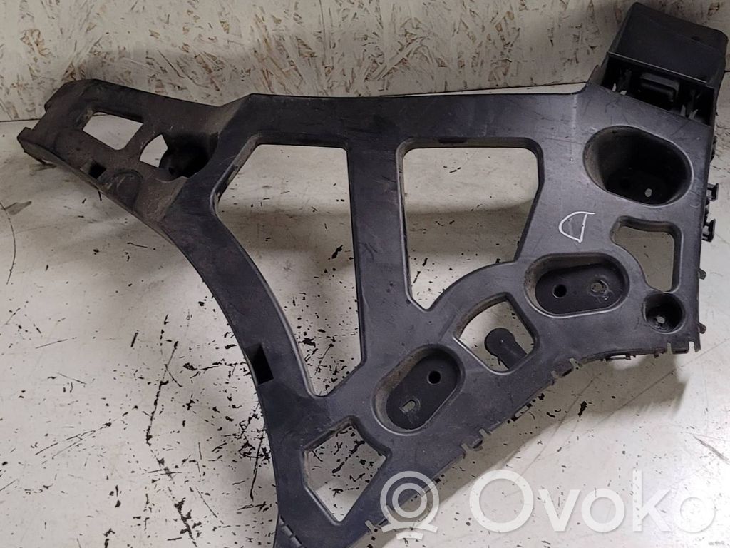 Renault Megane III Soporte de montaje del parachoques trasero 