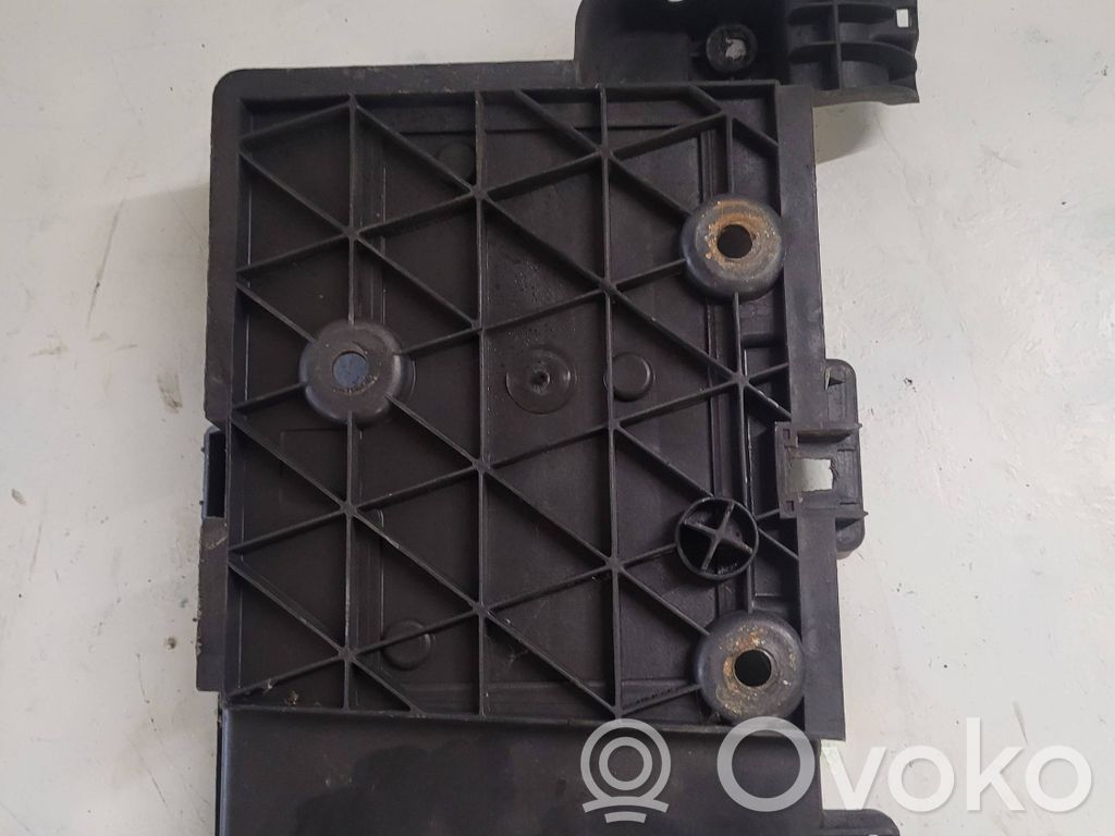 Renault Megane II Battery box tray 
