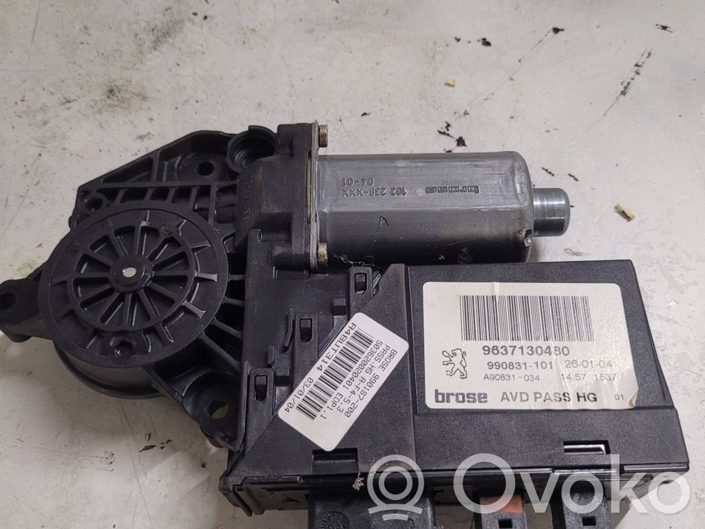 Peugeot 307 Front door window regulator motor 