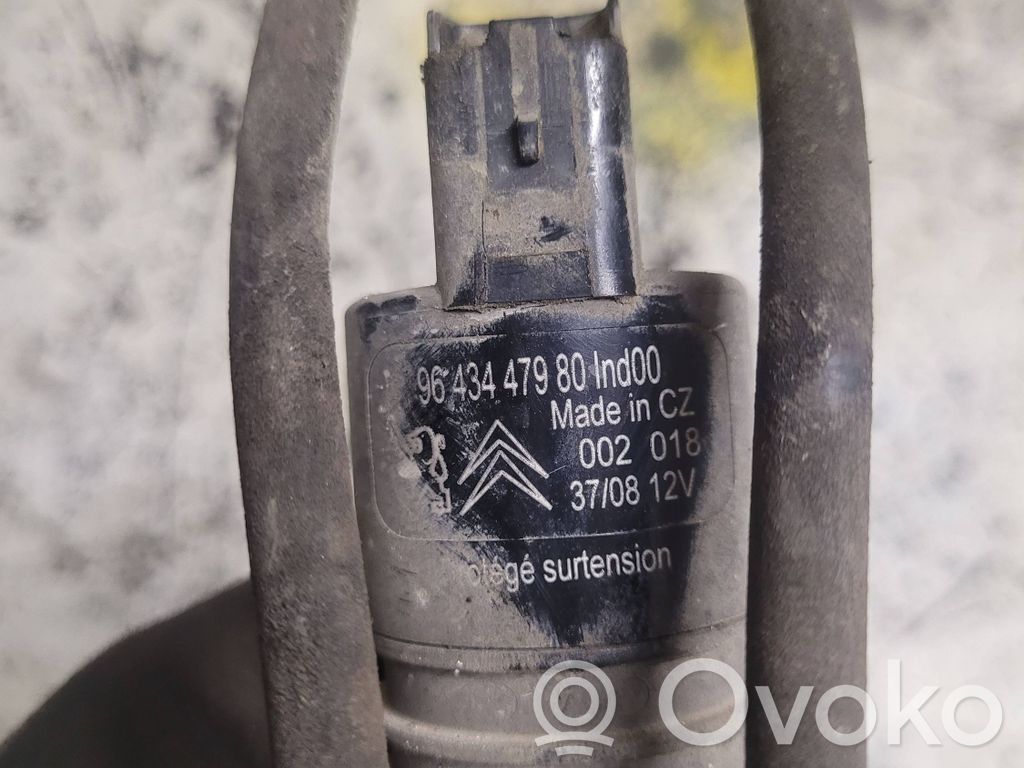 Citroen C5 Windscreen/windshield washer pump 