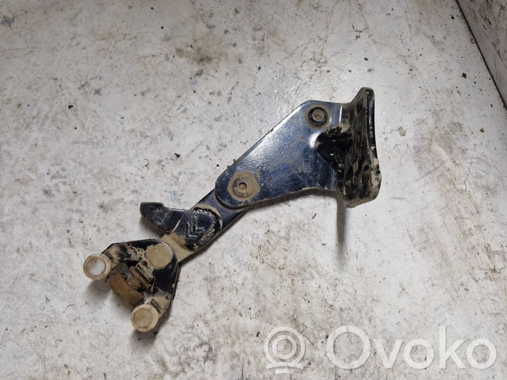 Volkswagen Caddy Sliding door lower roller guide/hinge 