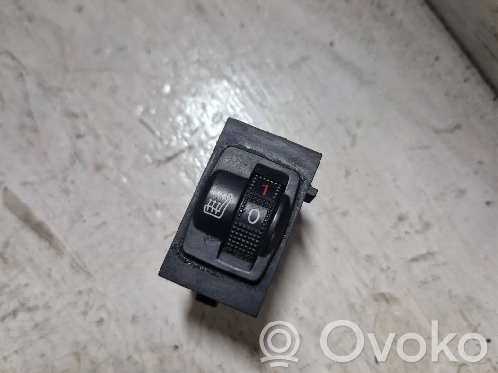 Peugeot 508 Seat heating switch 
