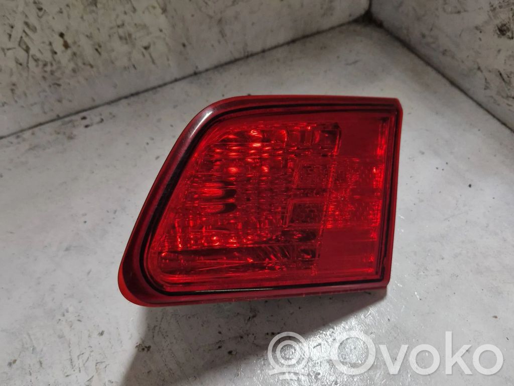 Subaru Legacy Takaluukun takavalot 
