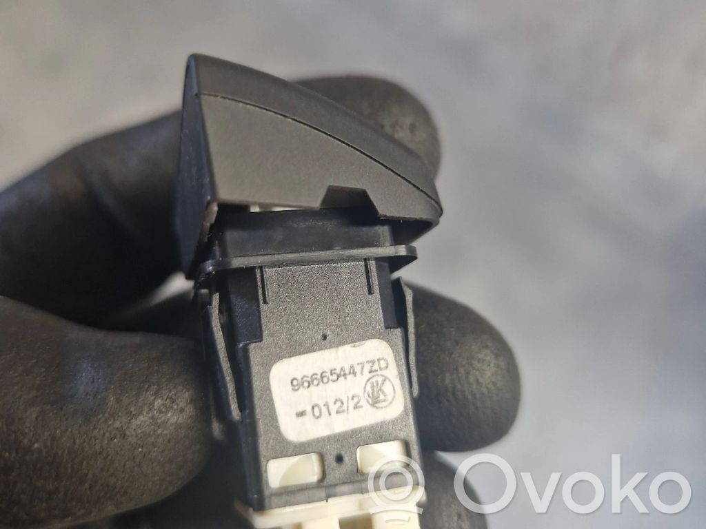 Citroen DS5 Tailgate/boot open switch button 