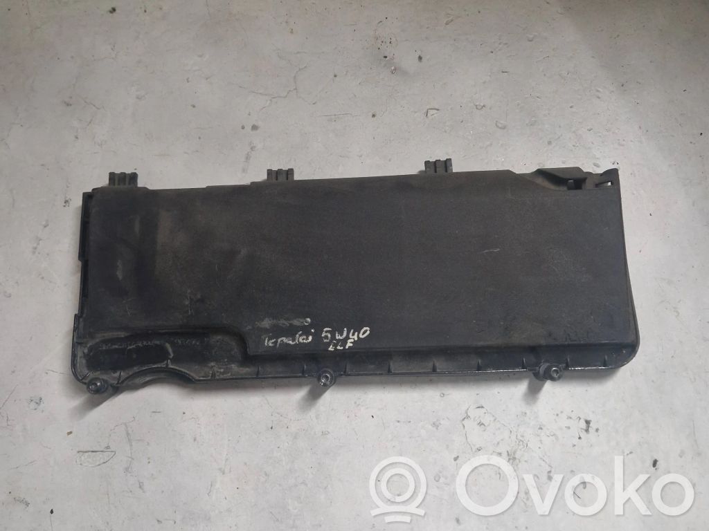 Toyota Aygo AB10 Oro filtro dėžės dangtelis 