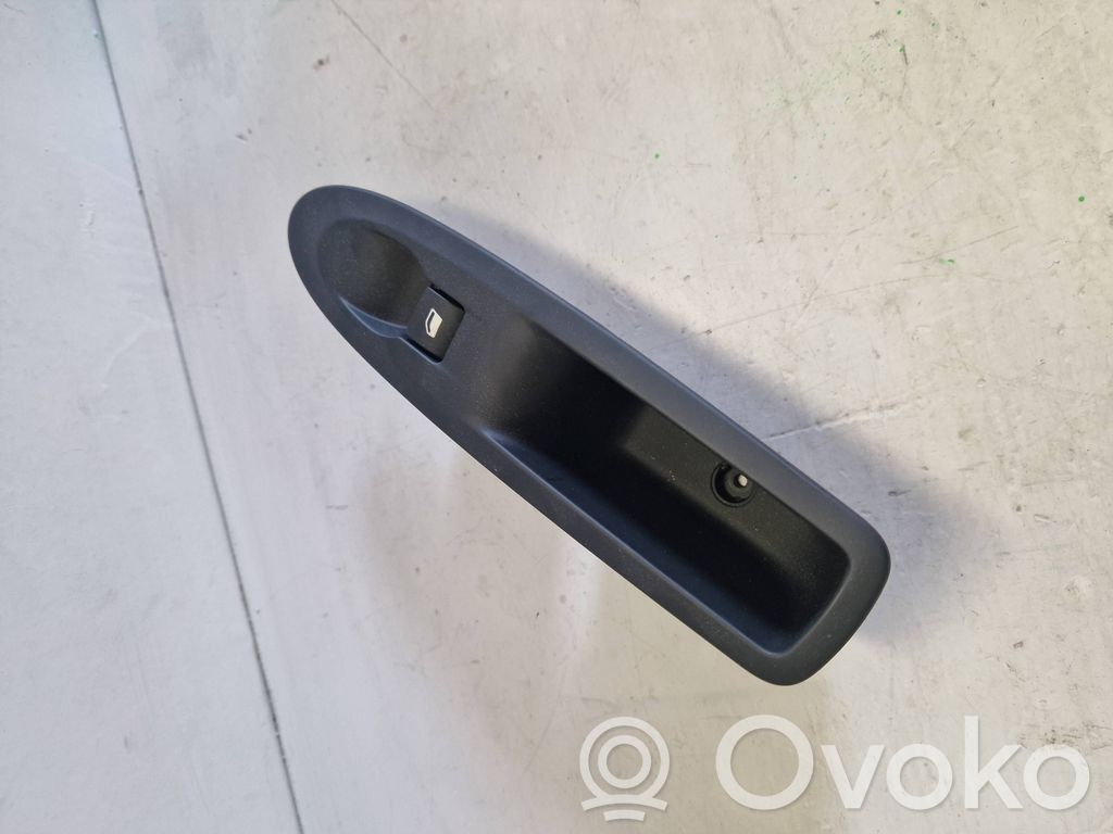 Citroen C4 II Electric window control switch 
