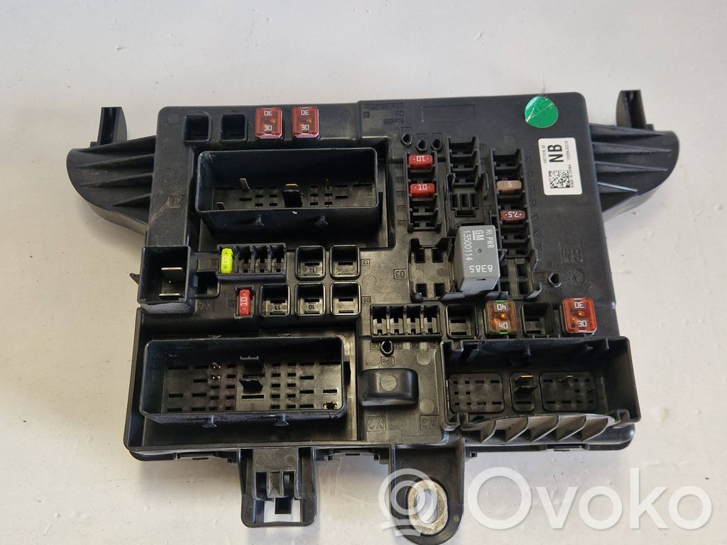 Opel Insignia A Fuse module 