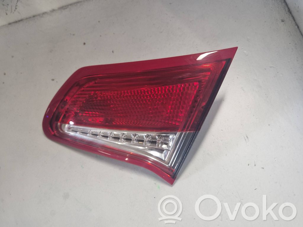 Citroen C4 II Aizmugurējais lukturis pārsegā 