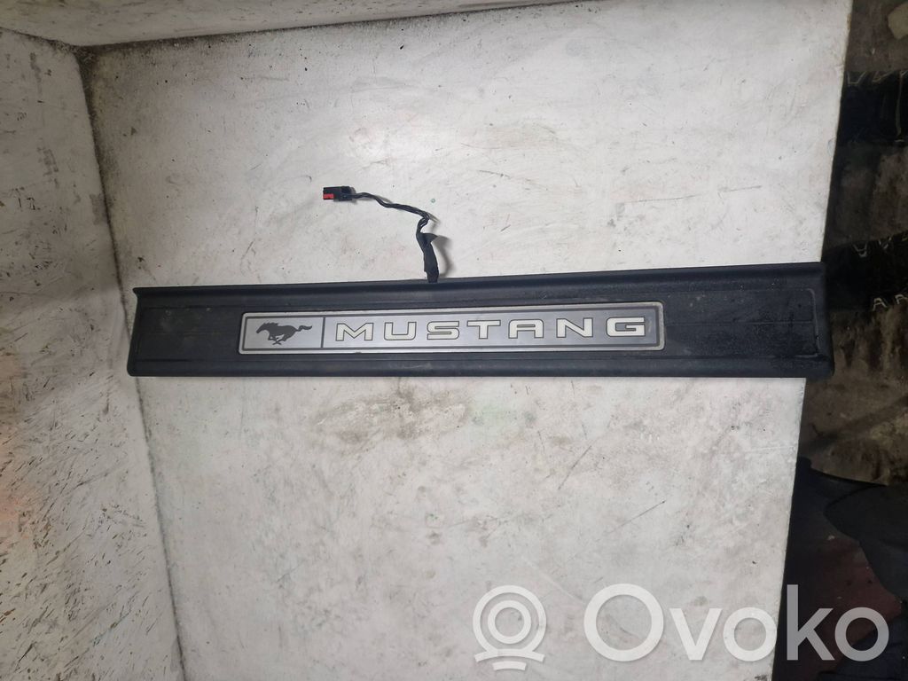 Listwa progowa przednia   FR3B6313222CKW