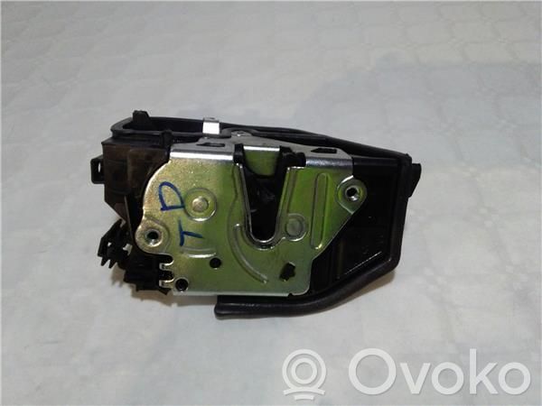 Rear door lock   A053702