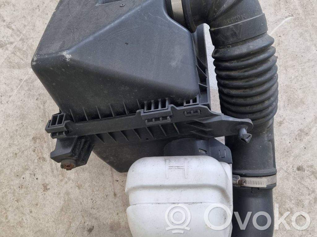 Subaru Outback (BS) Air filter box 