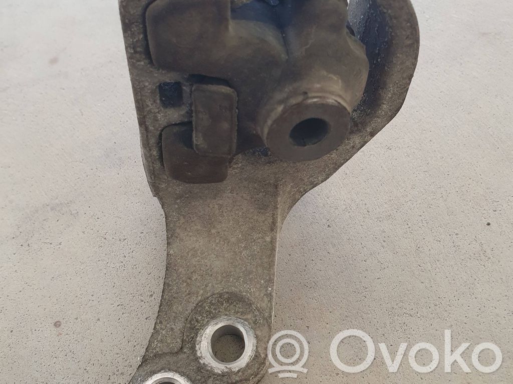 Subaru Outback (BS) Engine mount bracket 