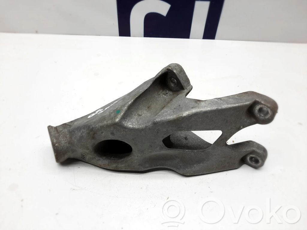 Audi Q5 SQ5 8R Engine mounting bracket 