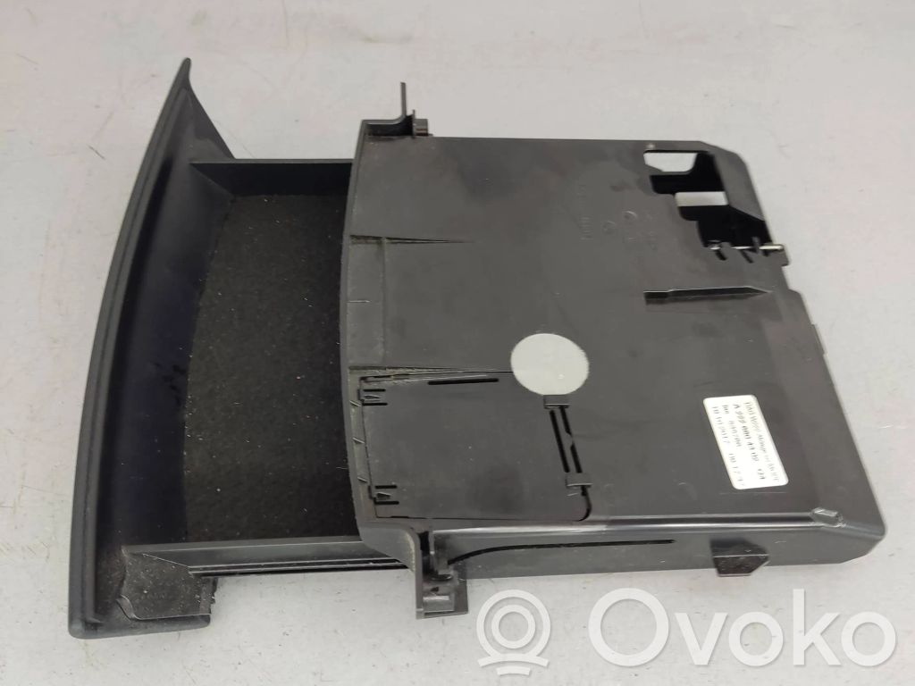 Mercedes-Benz S W222 Glove box 